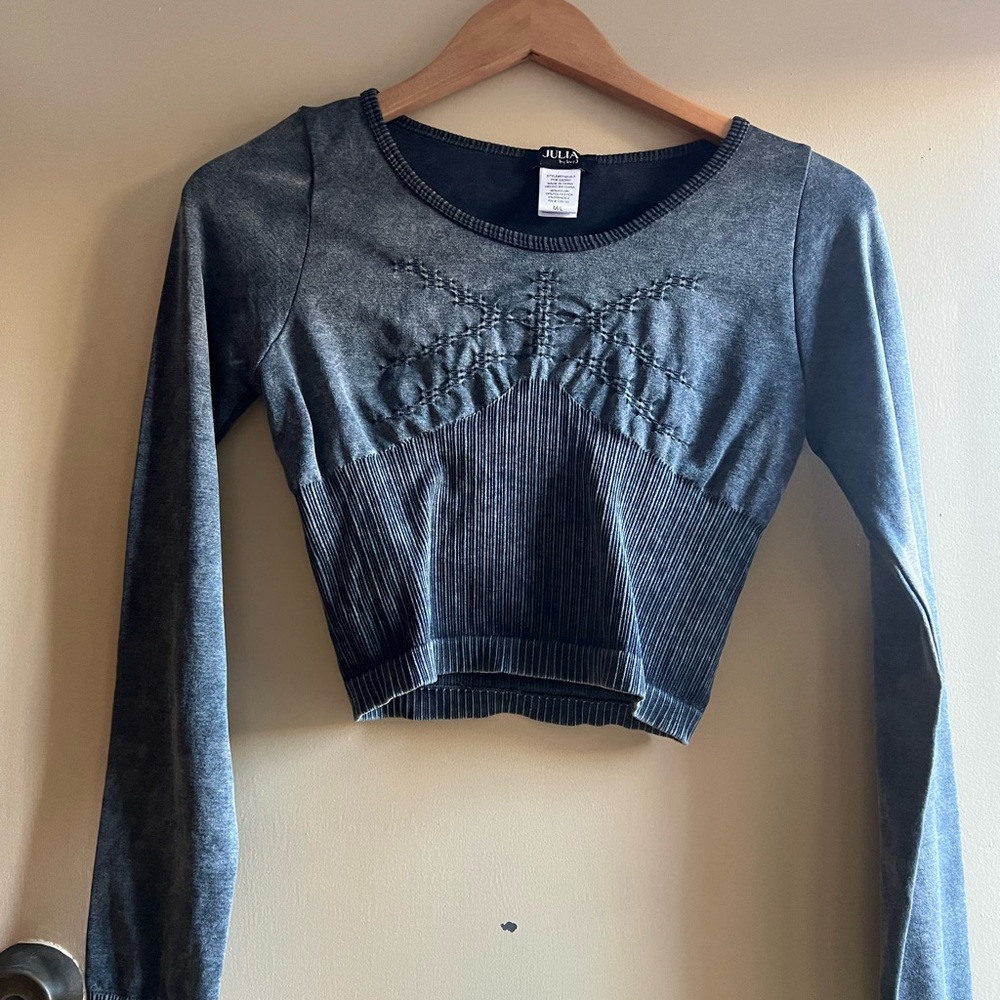 Charcoal Gray Cropped Long Sleeve Top NWT - Picture 2 of 6